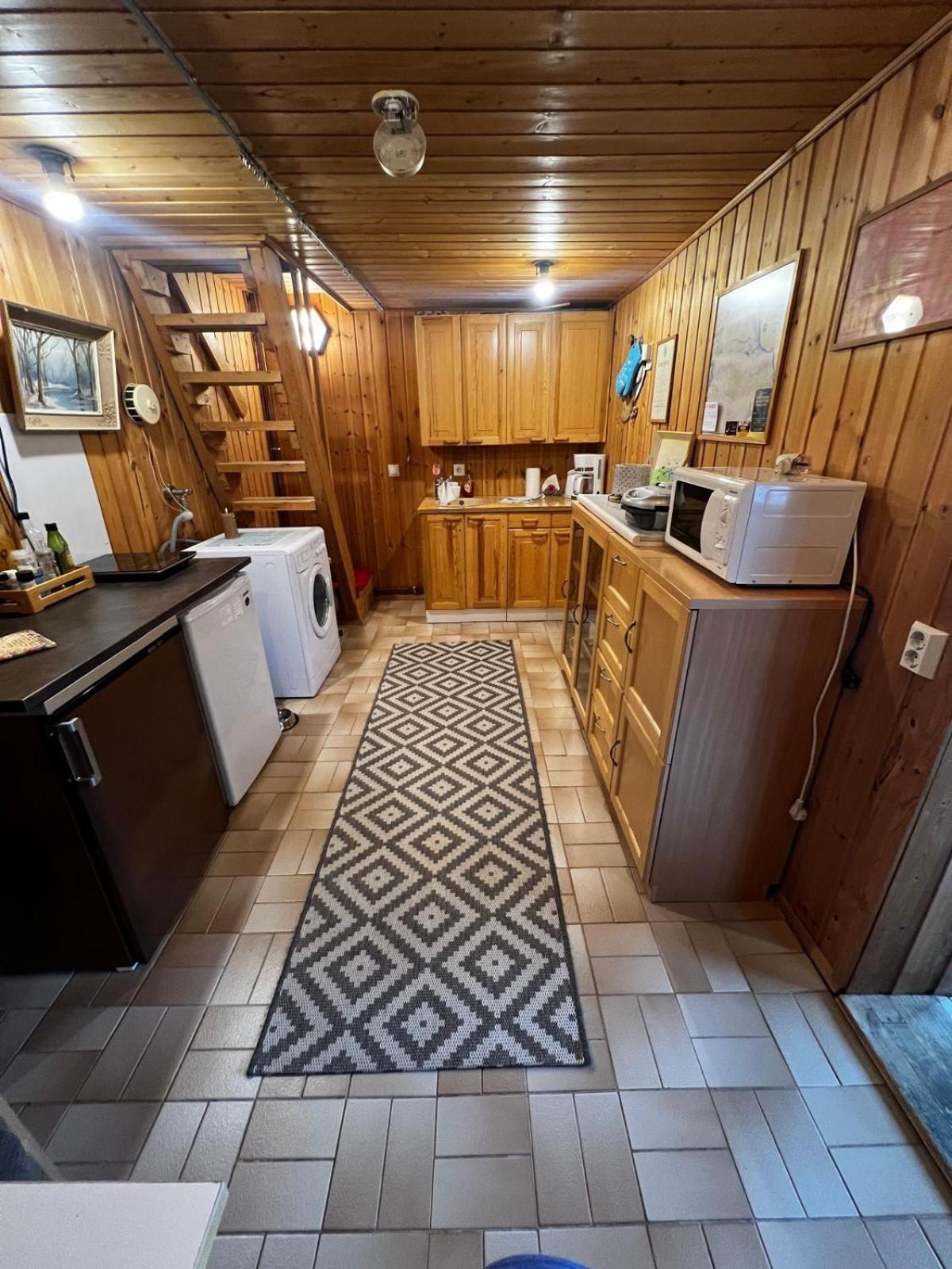 Adorable 1-Bedroom Cottage/Guesthouse In Kittilae エクステリア 写真