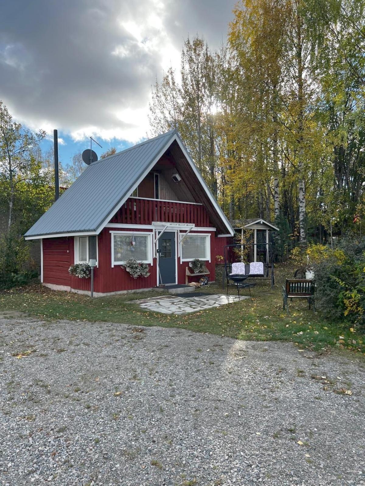 Adorable 1-Bedroom Cottage/Guesthouse In Kittilae エクステリア 写真